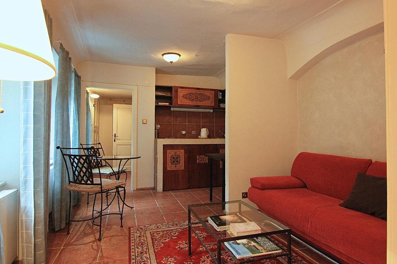 Апартаменты Cool 1 Bedroom Prokopska In Mala Strana *